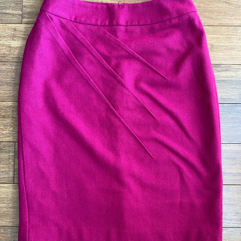 Elegant Magenta Pencil Skirt